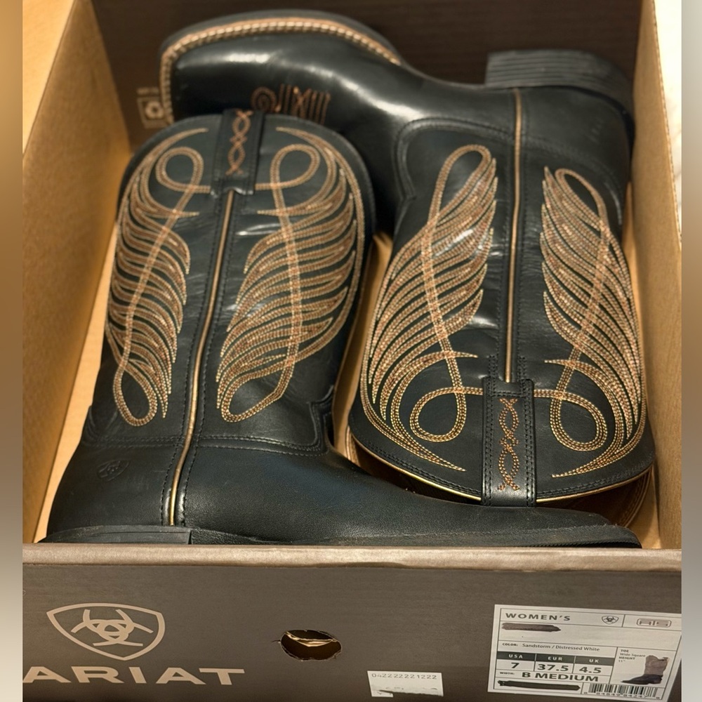 Ariat Women’s Black and Tan Western Boots - Picture 3 of 6